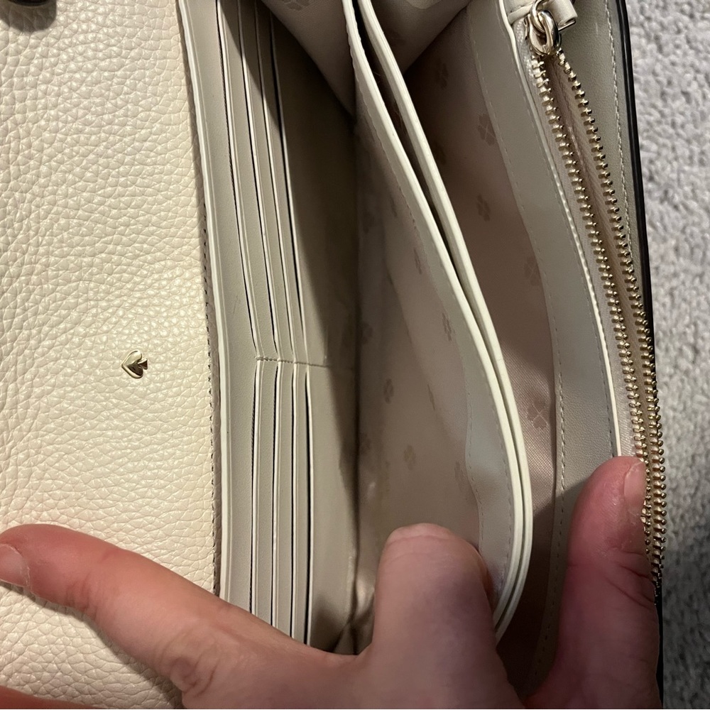 Kate Spade Purse - Picture 7 of 9